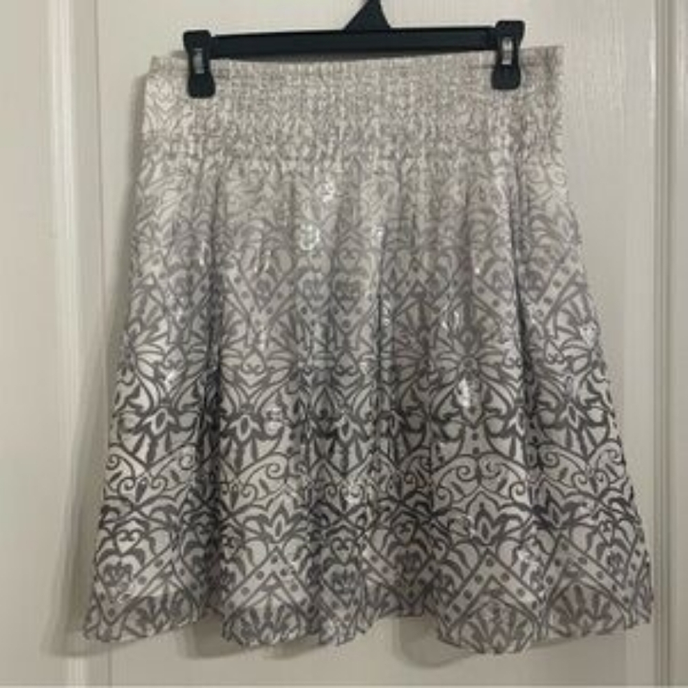 White House Black Market Silk / Metallic Skirt. Size Small- EUC - Picture 1 of 10